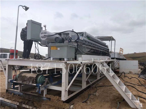 你知道板框壓濾機(jī)是怎樣脫水的嗎？